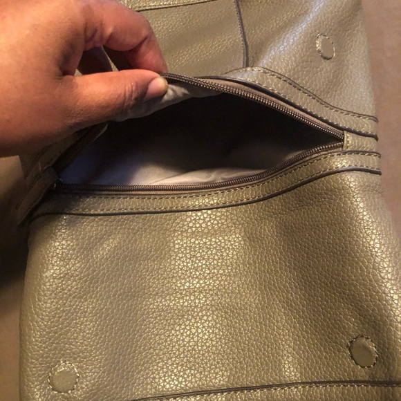 Liz Claiborne women tan purse - Picture 3 of 6